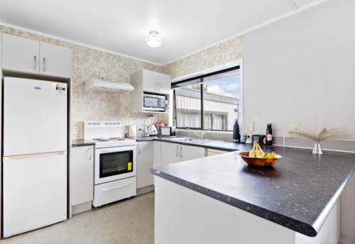 Henderson, Stepping Stone, Property ID: 913268 | Barfoot & Thompson