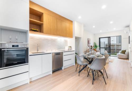 Henderson, Smart, Stylish & Central!, Property ID: 913893 | Barfoot & Thompson