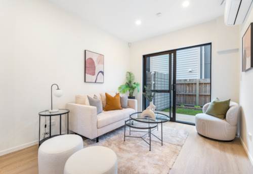 Henderson, Smart, Stylish & Central!, Property ID: 913893 | Barfoot & Thompson