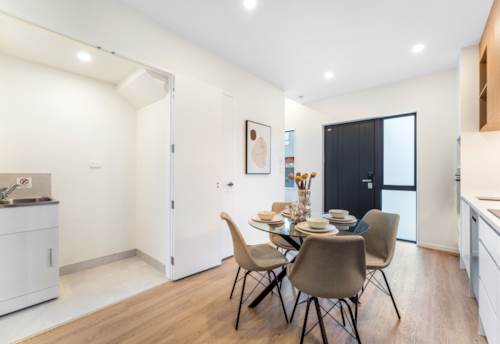 Henderson, Smart, Stylish & Central!, Property ID: 913887 | Barfoot & Thompson