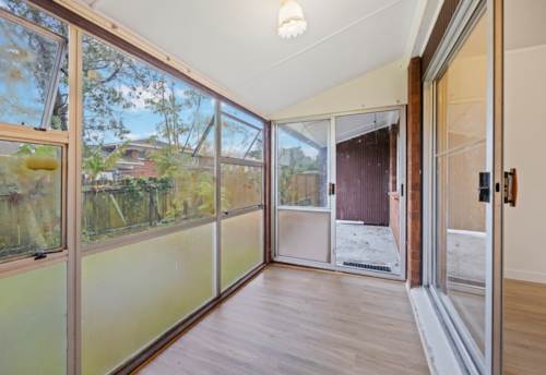 Henderson, Vendors Say SELL - Present  ALL Offers , Property ID: 910797 | Barfoot & Thompson