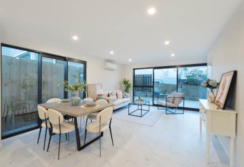 Henderson, Standalone/Garage+  Extra Parking, Property ID: 914818 | Barfoot & Thompson