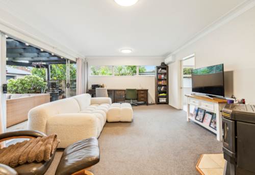 Whitford, Don't Miss This Opportunity in Whitford!, Property ID: 914417 | Barfoot & Thompson