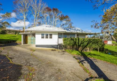 Taupaki, Rural Lifestyle– Minutes from Westgate, Property ID: 914877 | Barfoot & Thompson