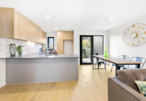 Mangere Bridge, Exceptional Living in Mangere Bridge!, Property ID: 914065 | Barfoot & Thompson