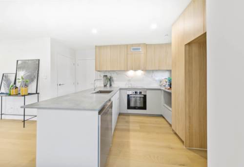 Mangere Bridge, Exceptional Living in Mangere Bridge!, Property ID: 914065 | Barfoot & Thompson