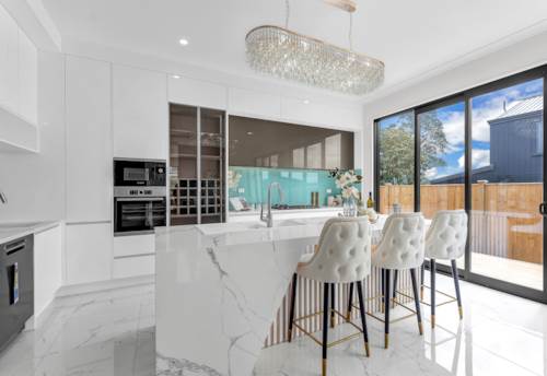 Flat Bush, LUXURY, SMART HOME, BRAND NEW WITH VIEWS!, Property ID: 915039 | Barfoot & Thompson