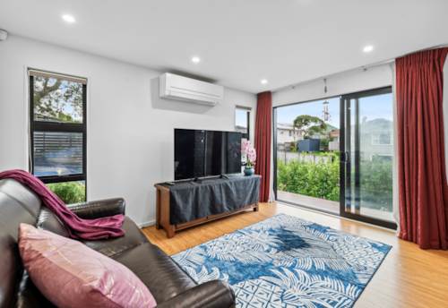 Howick, Sale required within 7 days! Heart of Howick, Property ID: 914708 | Barfoot & Thompson