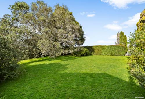 Mt Wellington, 1717m² LAND + CHARACTER BUNGALOW , Property ID: 915331 | Barfoot & Thompson