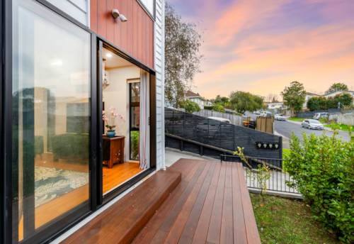 Howick, Sale required within 7 days! Heart of Howick, Property ID: 914708 | Barfoot & Thompson