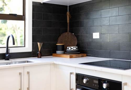 Ellerslie, Freshly Renovated in Ellerslie – Move-In Ready!, Property ID: 915996 | Barfoot & Thompson