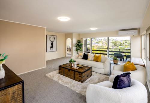 Forrest Hill, Spacious Westlake Family Oasis with Pool, Property ID: 915860 | Barfoot & Thompson