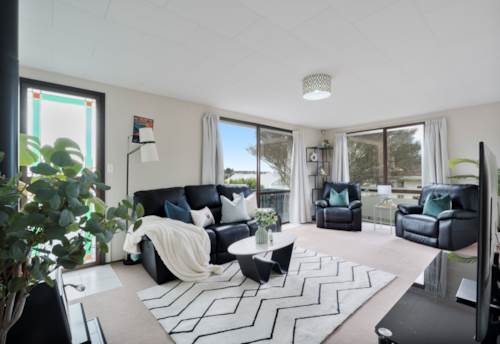 Henderson, Idyllic Family Home or Smart Investment, Property ID: 915856 | Barfoot & Thompson