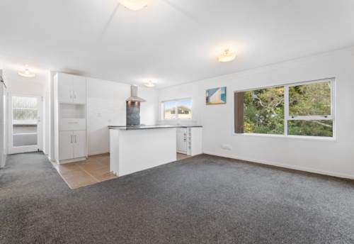 Henderson, Overseas Vendor Committed to Sell, Property ID: 916530 | Barfoot & Thompson