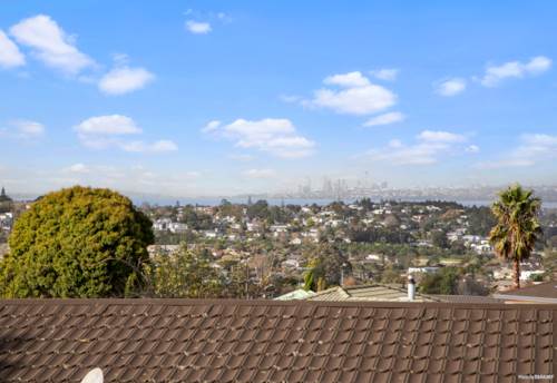 Massey, URGENT SALE – 5-Bedroom Opportunity, Property ID: 916474 | Barfoot & Thompson