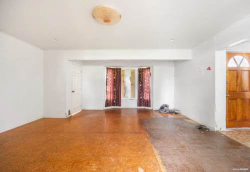 Massey, URGENT SALE – 5-Bedroom Opportunity, Property ID: 916474 | Barfoot & Thompson