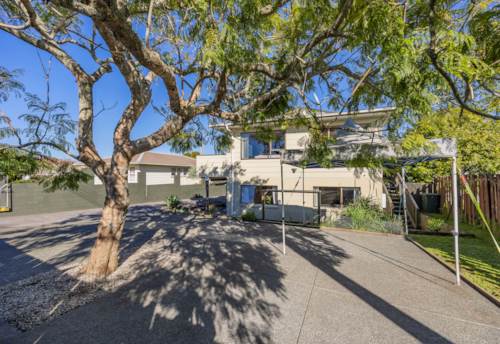 West Harbour, Land Goldmine in Sought After West Harbour, Property ID: 916494 | Barfoot & Thompson