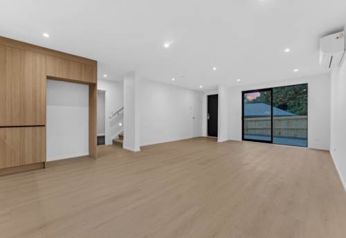 Mt Wellington, Brand New Freehold End Duplex Townhouse, Property ID: 917628 | Barfoot & Thompson