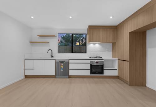 Mt Wellington, Brand New Freehold End Duplex Townhouse, Property ID: 917628 | Barfoot & Thompson