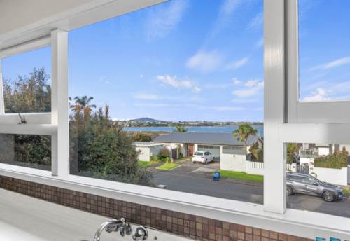 Northcote, Pre-Auction Now Selling 10.00am Thursday 21 August, Property ID: 917677 | Barfoot & Thompson