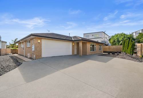 Pinehill, Single Level Charmer in Rangi Zone, Property ID: 916332 | Barfoot & Thompson