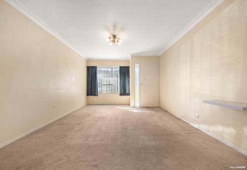 Mt Wellington, Spacious 88m² (MOL) 2-Bedroom Unit , Property ID: 918211 | Barfoot & Thompson