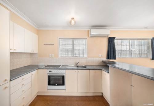 Mt Wellington, Spacious 88m² (MOL) 2-Bedroom Unit , Property ID: 918211 | Barfoot & Thompson