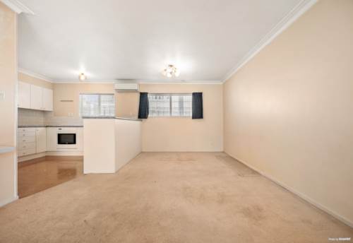 Mt Wellington, Spacious 88m² (MOL) 2-Bedroom Unit , Property ID: 918211 | Barfoot & Thompson