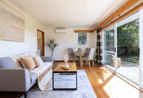 Henderson, Charming Freehold Entry - 385m2, Property ID: 916968 | Barfoot & Thompson