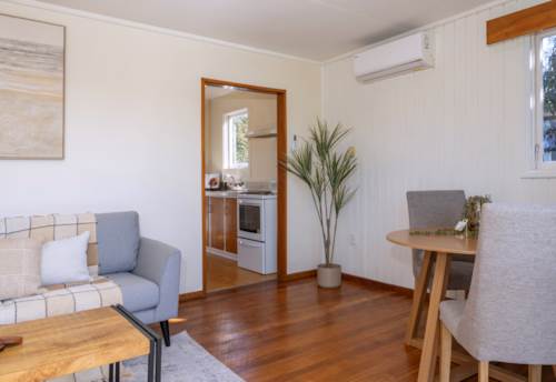 Henderson, Charming Freehold Entry - 385m2, Property ID: 916968 | Barfoot & Thompson