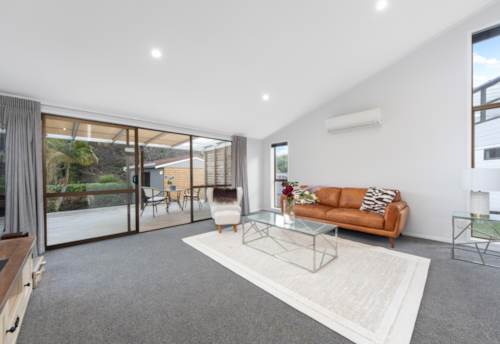 West Harbour, Family Living - Renovated - Exceptional Location, Property ID: 917913 | Barfoot & Thompson