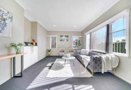 Papatoetoe, Spacious Family Living w Rumpus on 825sqm Freehold, Property ID: 913043 | Barfoot & Thompson