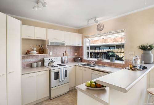 Ellerslie, DECEASED ESTATE - DO UP!, Property ID: 917578 | Barfoot & Thompson