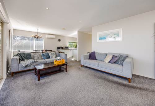 Howick, Howick Village Lifestyle-Spacious Low Maintenance , Property ID: 918855 | Barfoot & Thompson