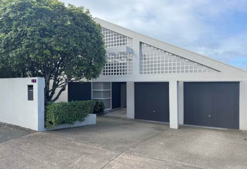 Devonport, Family Fun On Merani , Property ID: 915438 | Barfoot & Thompson