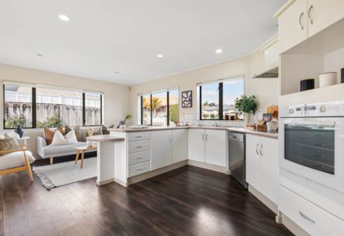 West Harbour, Family Living in the Heart of West Harbour!, Property ID: 918841 | Barfoot & Thompson