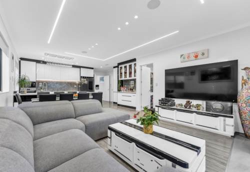 Flat Bush, Dream home awaits!, Property ID: 918459 | Barfoot & Thompson