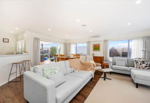 Henderson, COMFORT, CONVENIENCE & STYLE IN ONE PACKAGE, Property ID: 918980 | Barfoot & Thompson