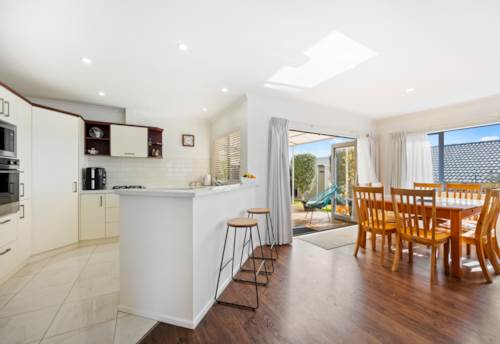 Henderson, COMFORT, CONVENIENCE & STYLE IN ONE PACKAGE, Property ID: 918980 | Barfoot & Thompson