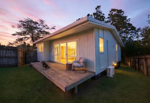 Henderson, Charming Freehold Entry - 385m2, Property ID: 916968 | Barfoot & Thompson