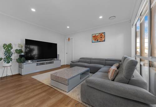 Mission Heights, BETTER THAN NEW!, Property ID: 919233 | Barfoot & Thompson