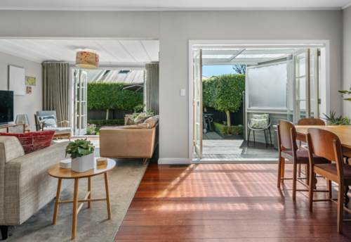 Bayswater, Pre-Auction Now Selling 10.00am 25th September , Property ID: 918968 | Barfoot & Thompson