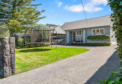 Bayswater, Pre-Auction Now Selling 10.00am 25th September , Property ID: 918968 | Barfoot & Thompson