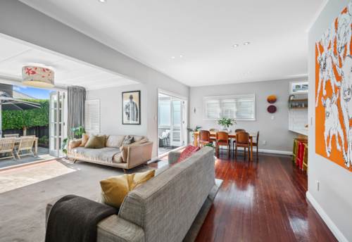 Bayswater, Pre-Auction Now Selling 10.00am 25th September , Property ID: 918968 | Barfoot & Thompson