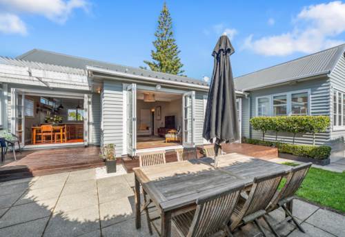 Bayswater, Pre-Auction Now Selling 10.00am 25th September , Property ID: 918968 | Barfoot & Thompson