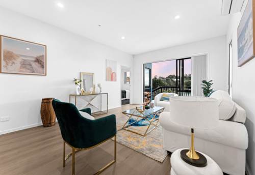 Flat Bush, Modern corner single level freehold in Flat Bush, Property ID: 919769 | Barfoot & Thompson