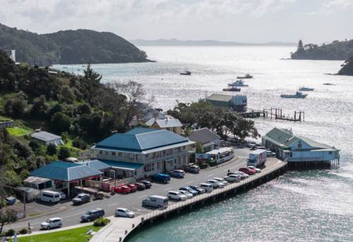 Mangonui, MANGONUI HOTEL, LIQUOR SHOP PLUS LAND, Property ID: 919924 | Barfoot & Thompson