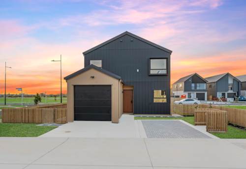 Karaka, New English style corner near Karaka Village, Property ID: 920017 | Barfoot & Thompson