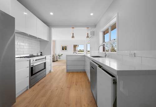 Mellons Bay, A Rare Opportunity in Prime Mellons Bay, Property ID: 920060 | Barfoot & Thompson