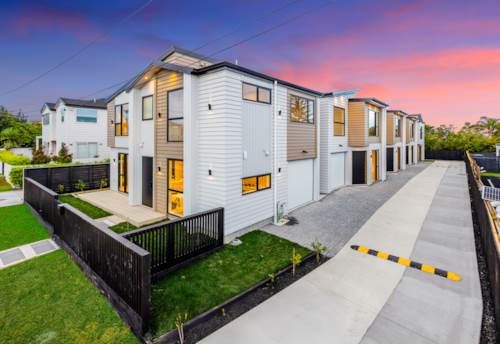 Mt Wellington, Road-Frontage 3-Bed Home – 4 Mins to Sylvia Park, Property ID: 920059 | Barfoot & Thompson